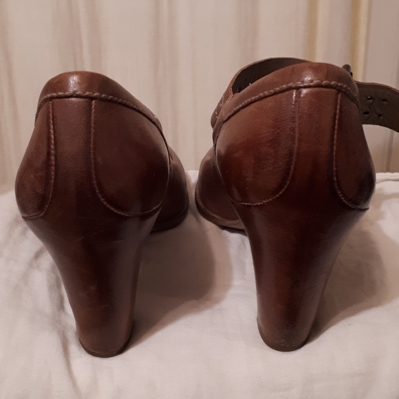 ECCO Genuine leather mary jane sandals. Size 6, Tan - Picture 5 of 5